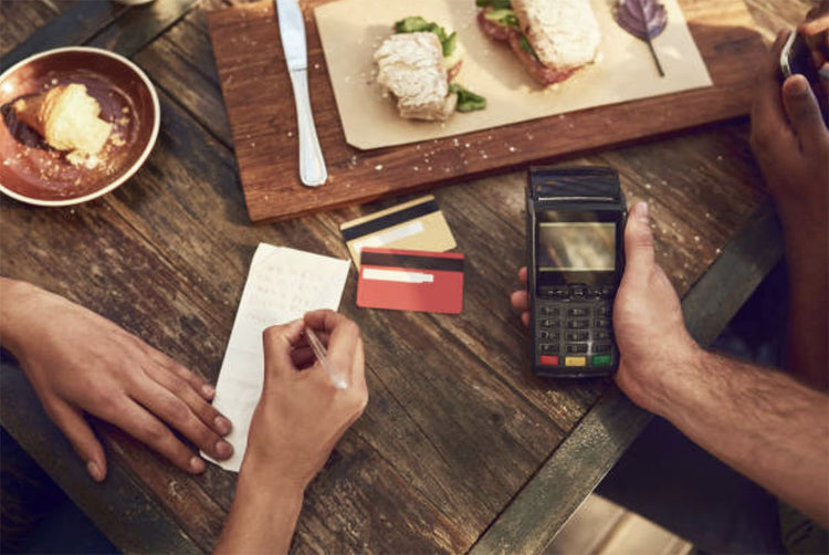 Online and Offline Debit Card Transactions: What's the Difference?